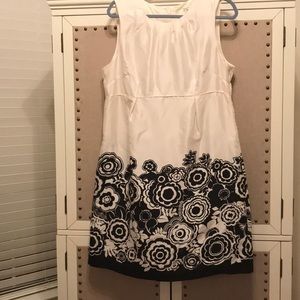 Banana Republic silk floral bottom dress 👗